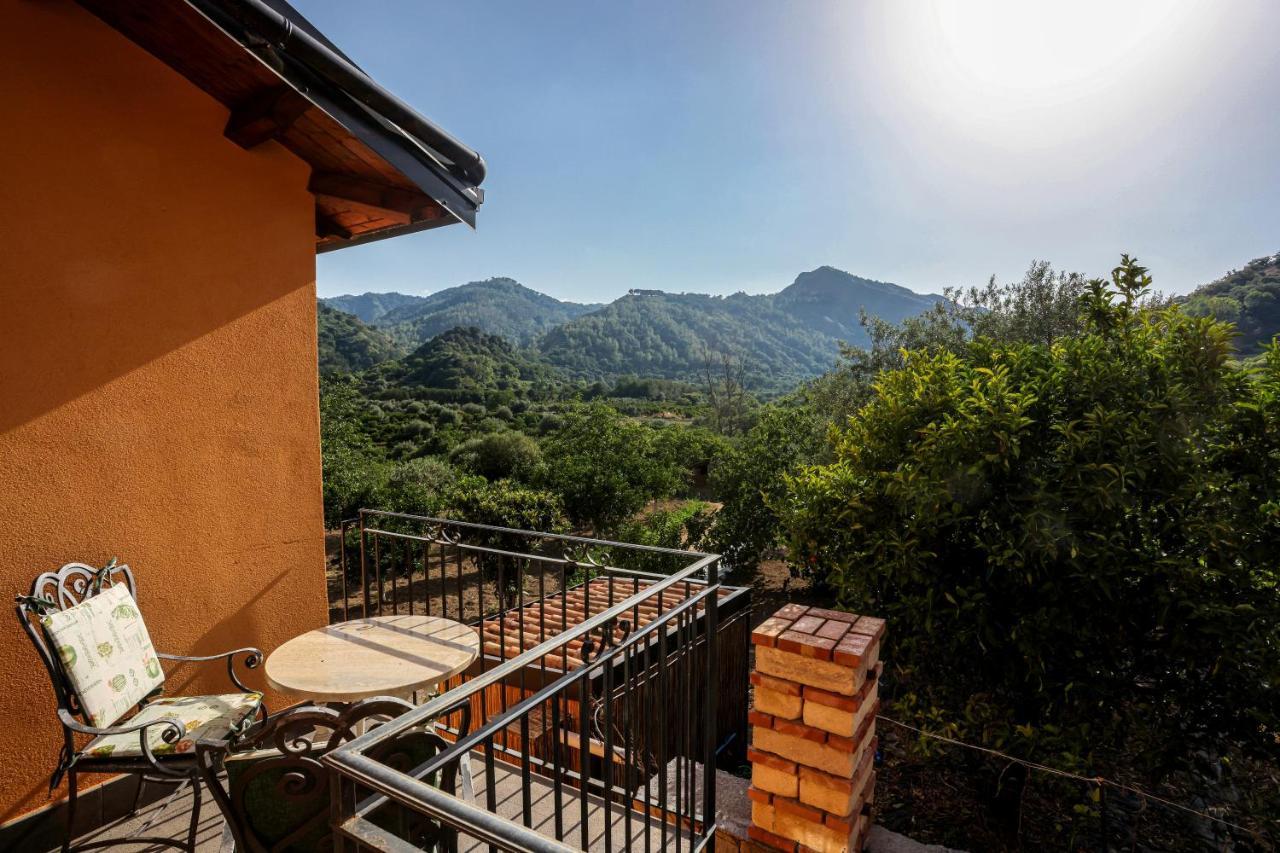 La Porta Delle Gole Hotel Motta Camastra Luaran gambar
