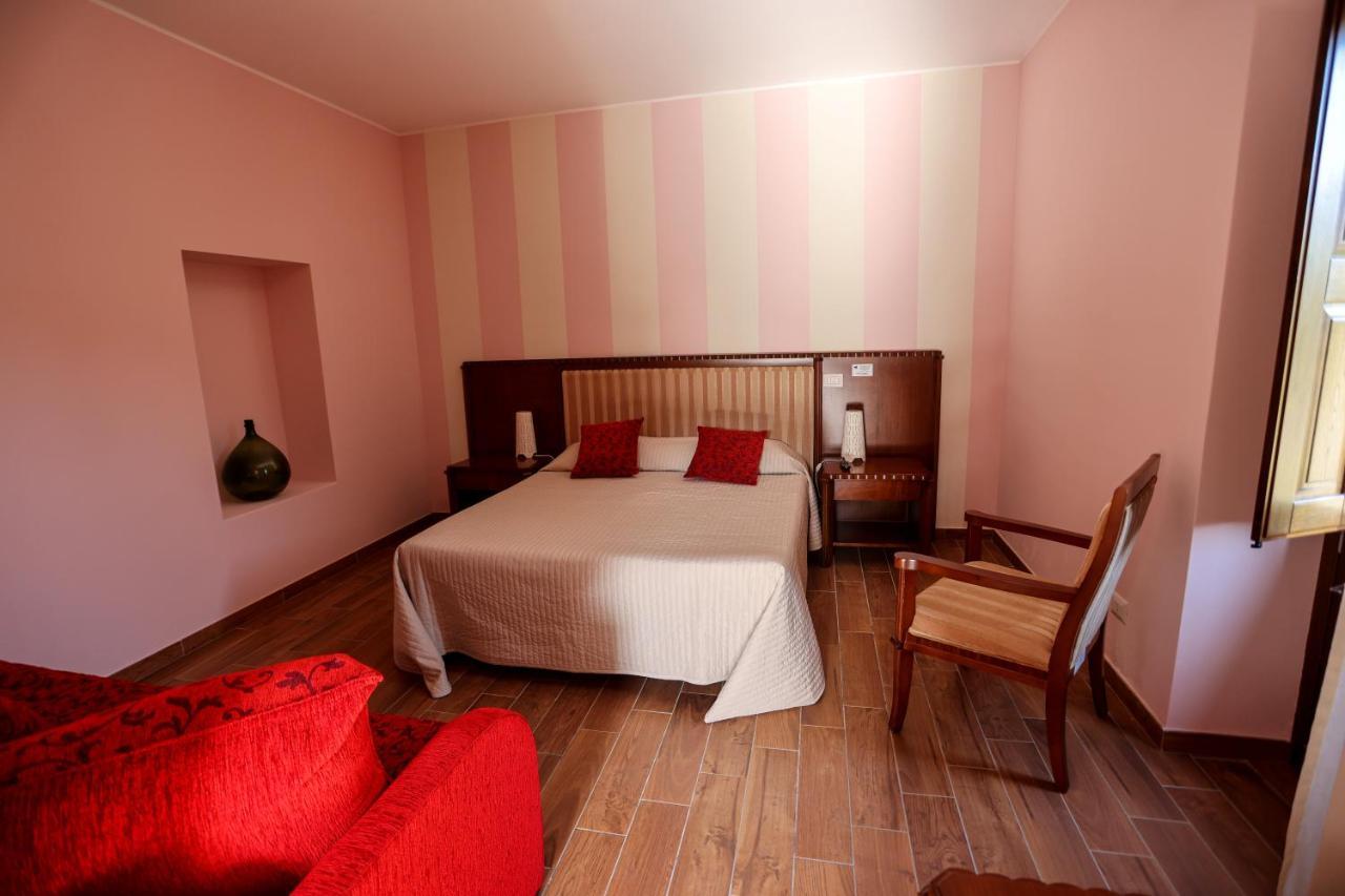La Porta Delle Gole Hotel Motta Camastra Luaran gambar