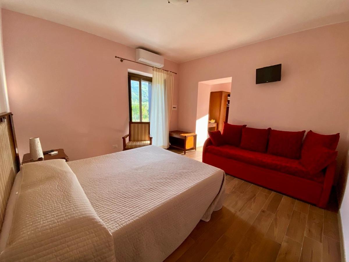 La Porta Delle Gole Hotel Motta Camastra Luaran gambar