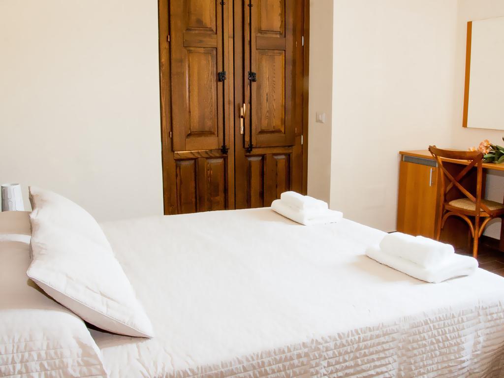 La Porta Delle Gole Hotel Motta Camastra Luaran gambar