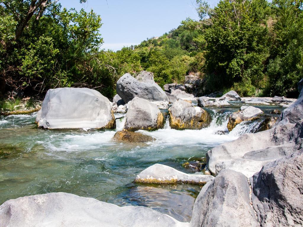 La Porta Delle Gole Hotel Motta Camastra Luaran gambar