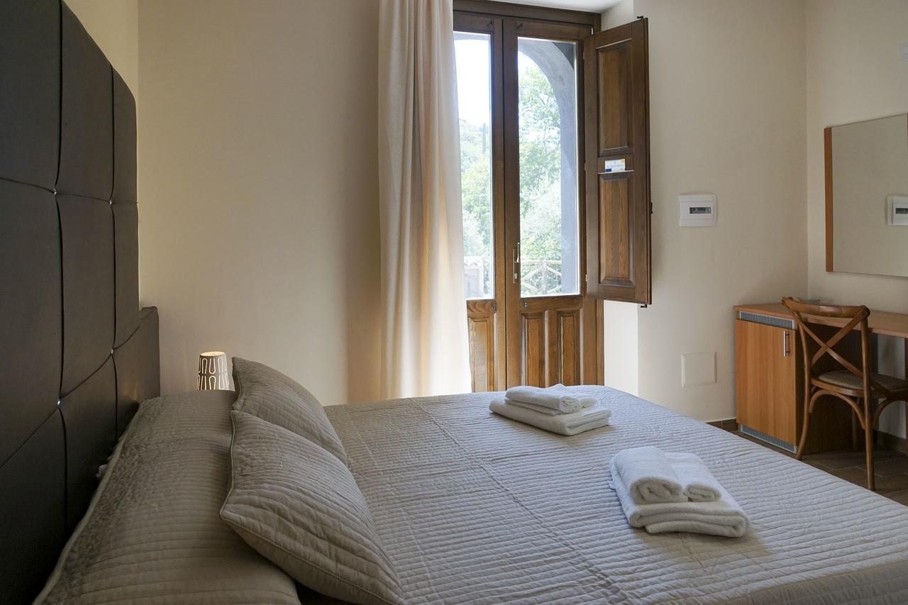 La Porta Delle Gole Hotel Motta Camastra Luaran gambar